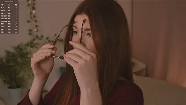 Freckle Diyana online show from October 5, 10:15 pm