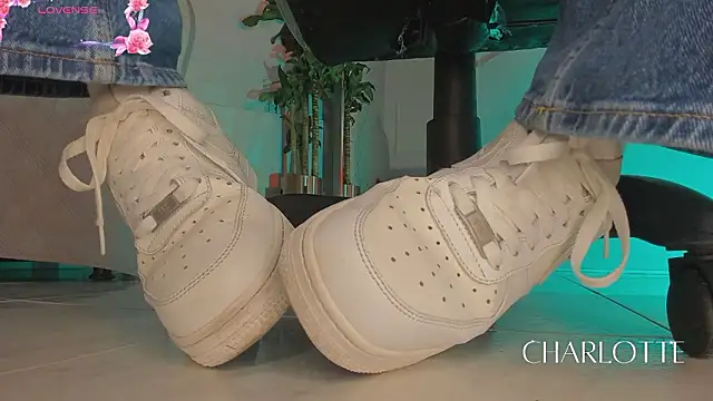 charlotte  grey online show from February 11, 7:59 pm