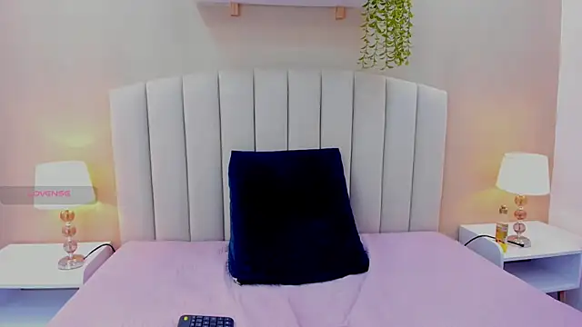 Mia thompson 19 online show from July 3, 8:26 pm