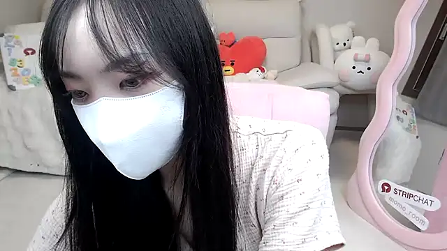 Snapshot of momo_room chatting on September 15, 11:29 am momo room online show from September 15, 11:29 am