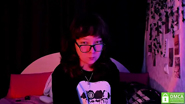 dreamgirllovee online show from November 13, 1:15 am