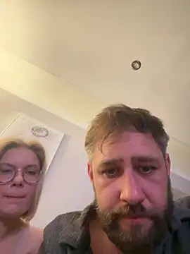 Curvyloveandhim online show from June 25, 9:49 pm