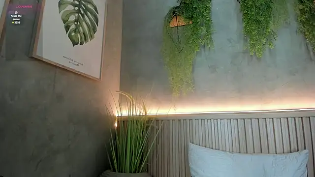 Snapshot of Lana_Lann chatting on October 2, 1:05 pm Lana Lann online show from October 2, 1:05 pm