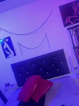 Little Naughtty online show from March 8, 2:04 am