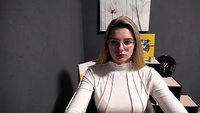 lady olivia  online show from February 17, 2:16 pm