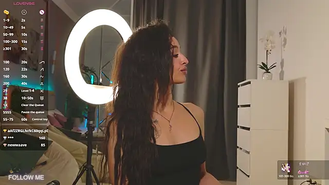 Lolly Neal online show from April 19, 6:10 pm