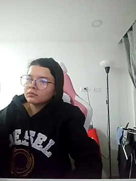 azumiichan online show from December 4, 1:41 am