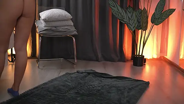 AudreyZanne online show from December 23, 8:18 am