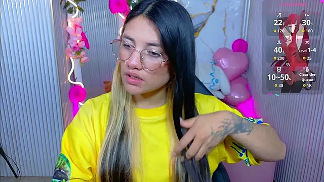 Chiara tay online show from June 19, 12:08 pm