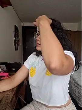 Thaliacooper  online show from November 13, 6:18 pm