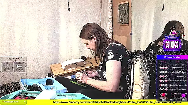 2nakedneighbors1 online show from October 11, 4:17 am