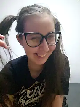Snapshot of Sarah459 chatting on October 15, 8:33 pm Sarah459 online show from October 15, 8:33 pm