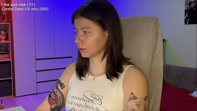 xoxoavi online show from April 20, 3:26 pm