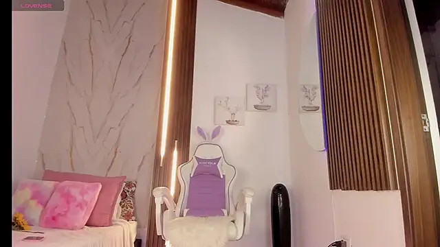 Snapshot of mia_six66 chatting on September 16, 12:02 pm mia six66 online show from September 16, 12:02 pm