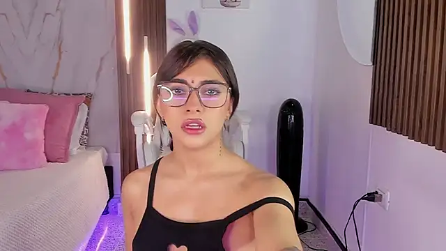 Snapshot of mia_six66 chatting on October 2, 11:48 am mia six66 online show from October 2, 11:48 am