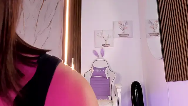 Snapshot of mia_six66 chatting on October 18, 11:46 am mia six66 online show from October 18, 11:46 am