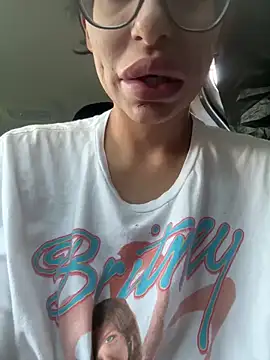 myloveforyouu online show from September 24, 12:37 pm