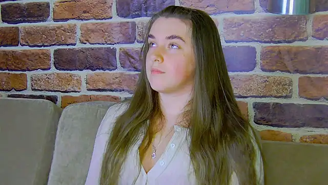 Sofia Hugs online show from June 24, 6:29 pm