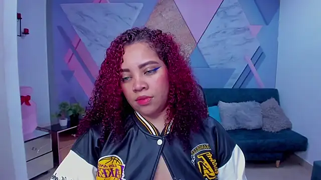 AngelaCoffee online show from December 5, 4:01 am