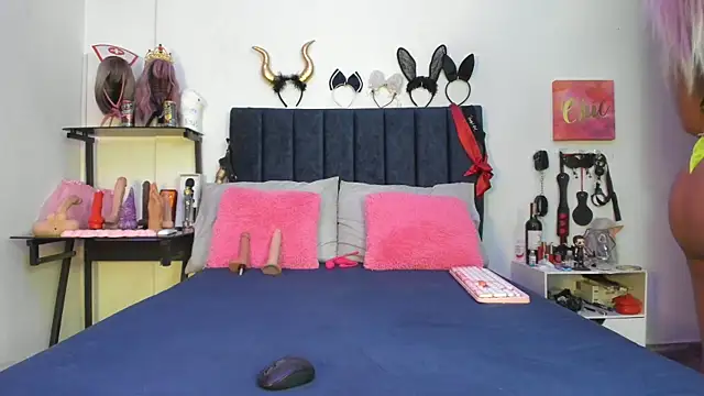 emmily giraldo online show from November 20, 12:50 pm