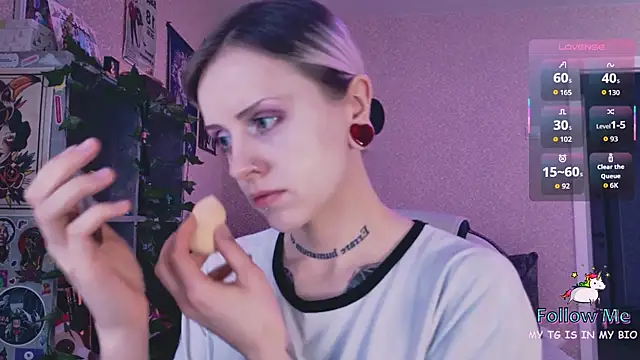 NaniMoore online show from March 5, 8:15 pm