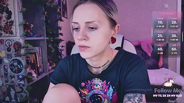 NaniMoore online show from March 6, 8:26 pm