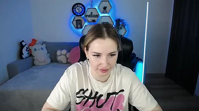 SabrinViolet online show from March 9, 9:23 am