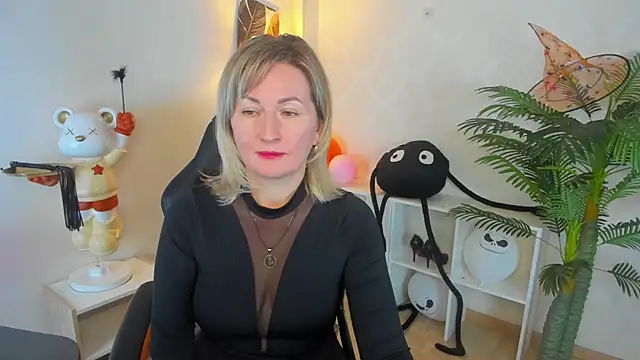 AriFleow online show from November 17, 11:55 am