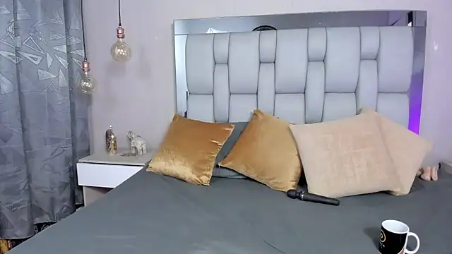 SusanBenett online show from November 18, 9:05 pm