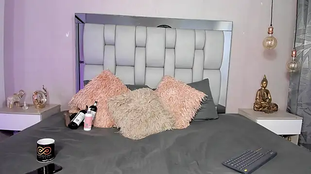 SusanBenett online show from February 8, 1:31 am