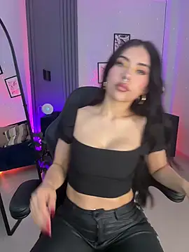 Luna  Ponce online show from April 10, 3:07 pm