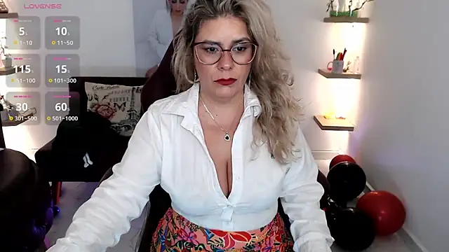 zehra sanem online show from May 24, 10:41 pm