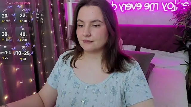 FeralPeach online show from April 4, 7:40 am