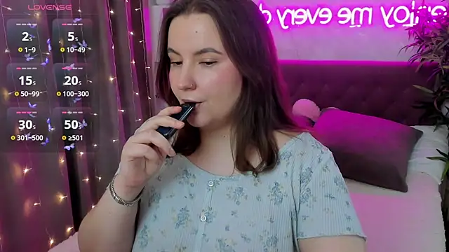 FeralPeach online show from March 27, 8:37 am