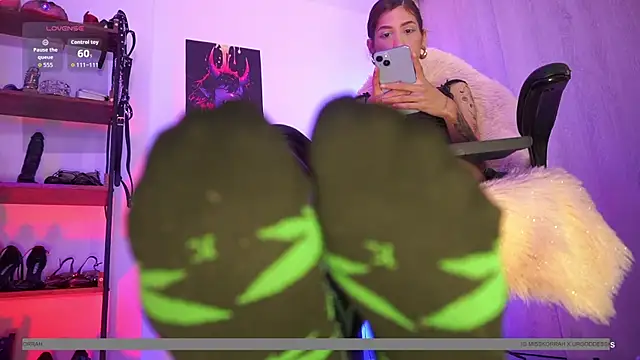 Littlegoddessx online show from April 18, 12:57 am