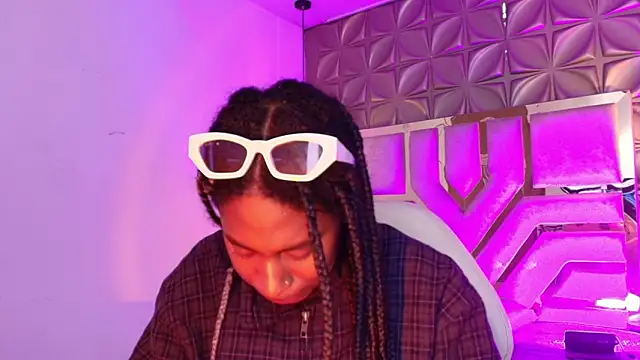 Queen perla  online show from March 14, 12:17 pm