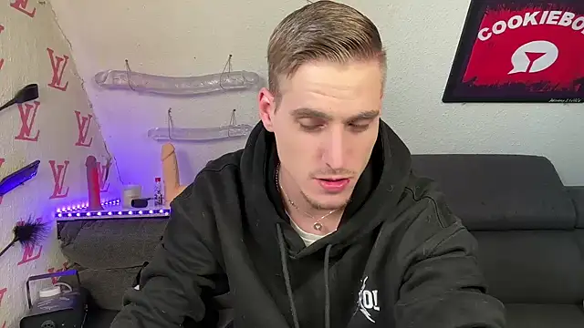 Cookieboy88 online show from April 17, 5:04 pm