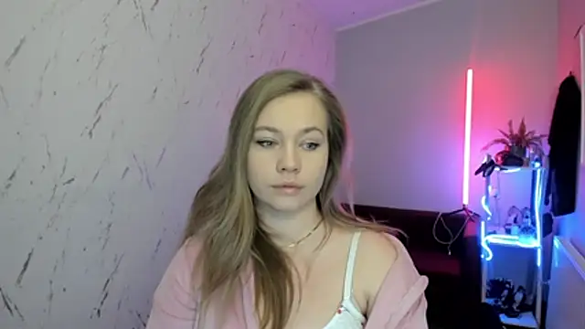 holly xglam online show from January 9, 8:46 pm