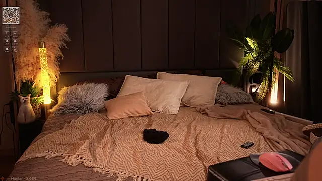 LinaKinky online show from October 9, 4:55 pm