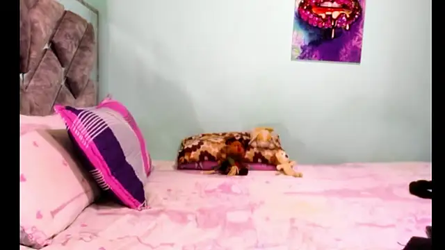 Evilmichellts1 online show from April 2, 12:52 am