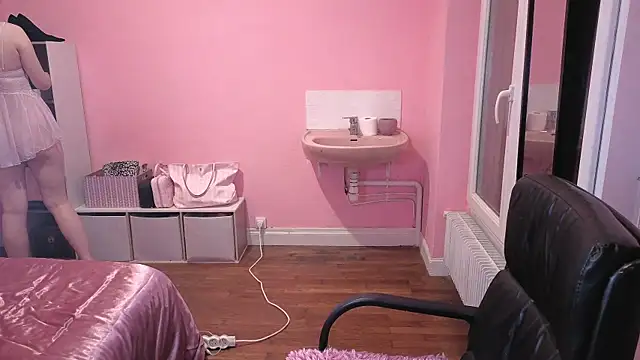 Angelic a online show from January 8, 7:29 pm