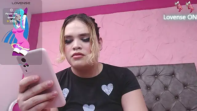 Pearl Michelts online show from October 22, 12:32 pm