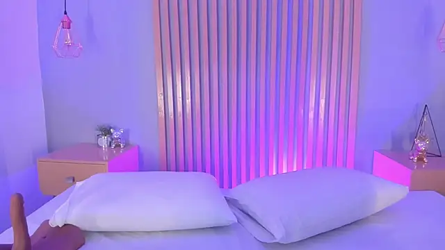 aisha h  online show from September 22, 9:02 pm