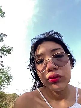 RoomExotic11 online show from April 12, 12:19 pm