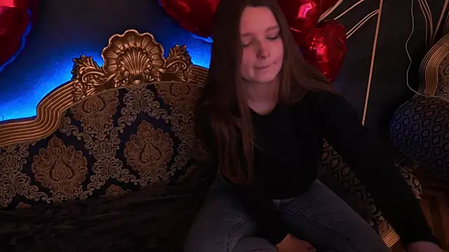 MagicPeachh  online show from February 10, 3:15 pm