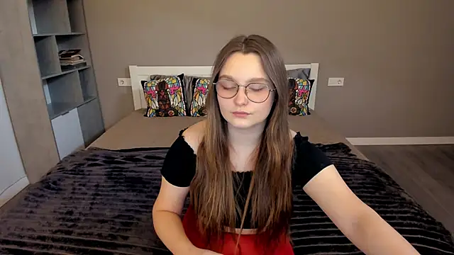 MagicPeachh  online show from November 24, 1:57 pm