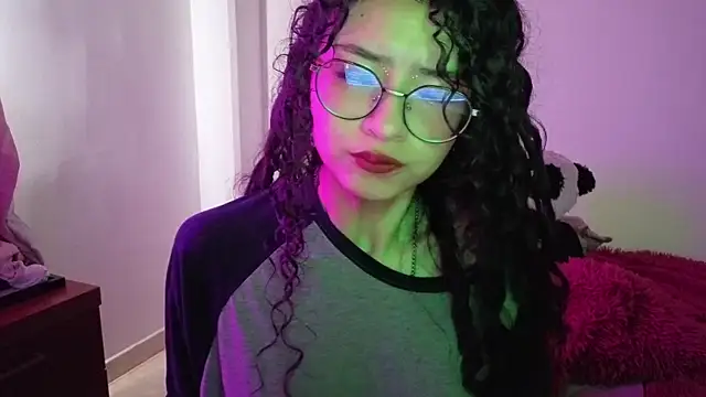 CherieCurl online show from July 25, 3:30 pm