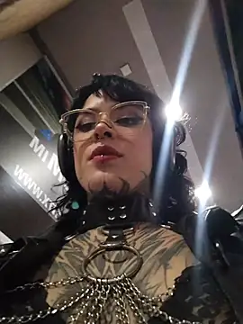 taaylor33 online show from May 16, 12:13 am
