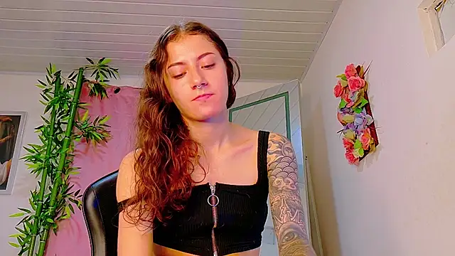 scarlet-jonesx online show from May 30, 12:19 am