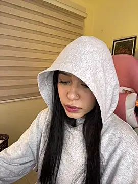 Starliee   online show from February 3, 12:32 am